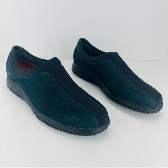 St. John's Bay Women Classic Sneaker Sz 8 Green Suede Slip-On Cushioned Footbed - Picture 13 of 16